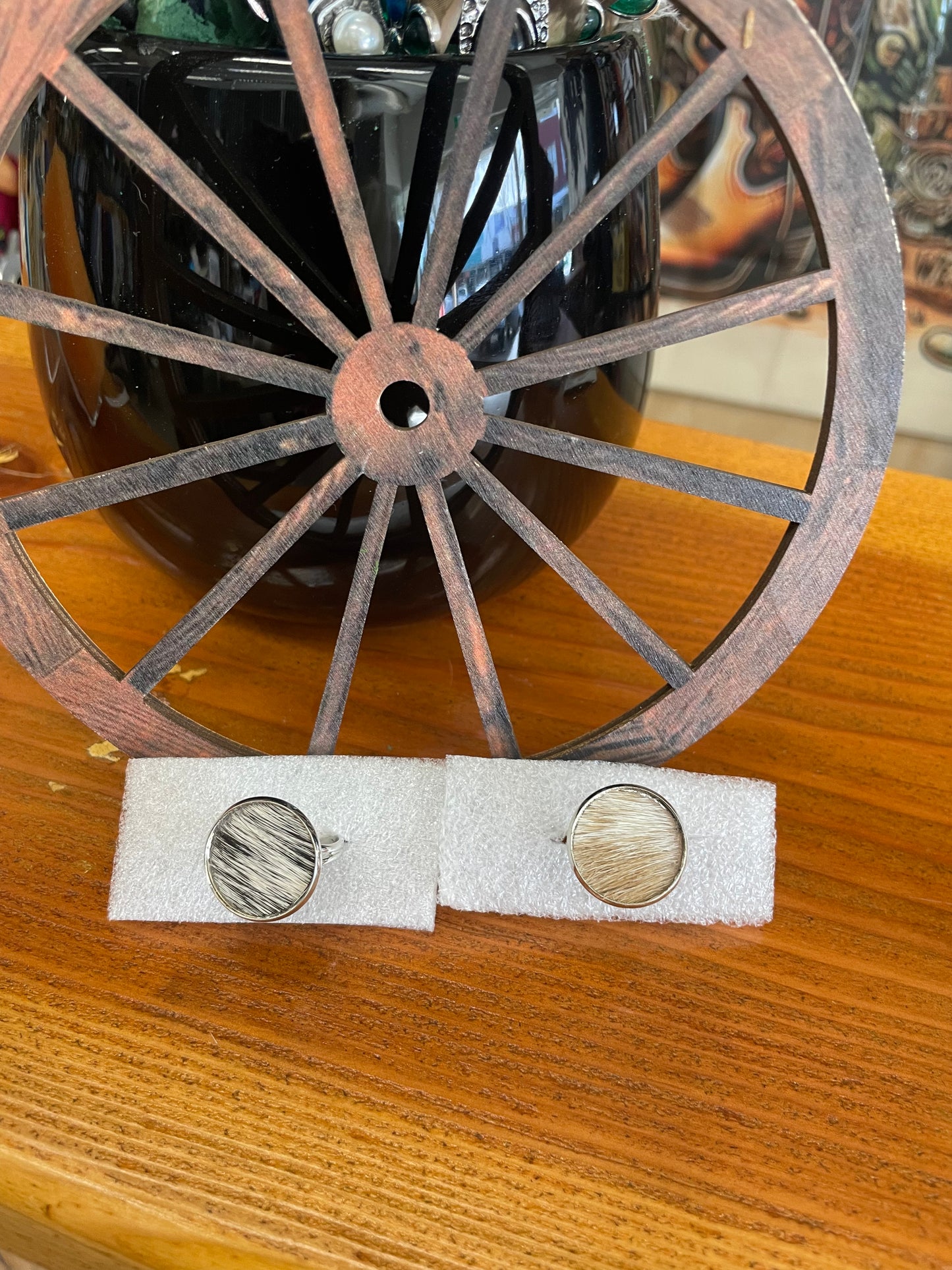COWHIDE Rings