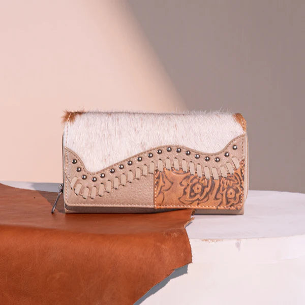 Trinity Ranch Cowhide Saddle Wallet